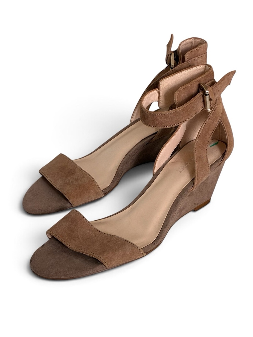 Nine West | Tan open toe buckle wedge sandals size 8